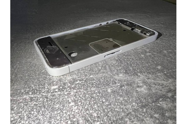 iPhone 4 White Bezel Frame iPhone 4 White Bezel Frame