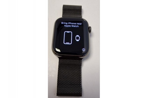 Apple Watch 8 45mm Graphite Stainless Steel Case with Graphite Milanese Loop