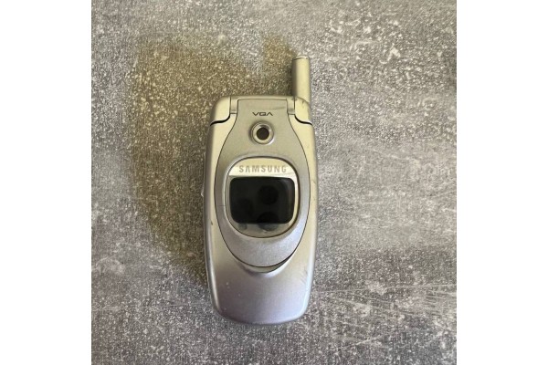 Samsung SGH-E600 Phone